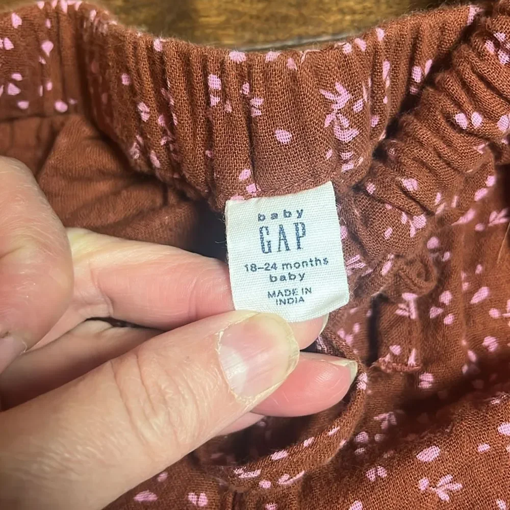 babyGap Crinkle Gauze Cargo Outfit Set, Smoked Paprika, size 18-24 months